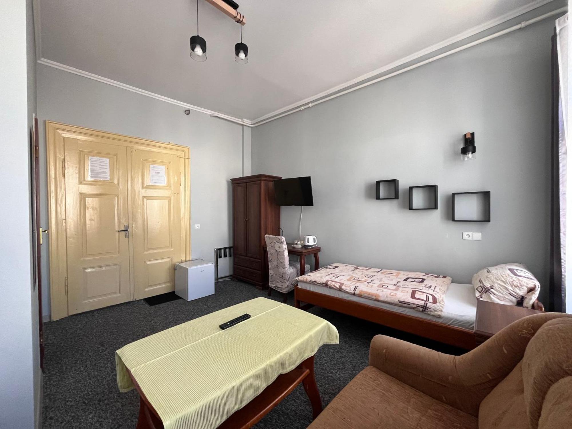 Hotel Polonia Намислув Екстер'єр фото