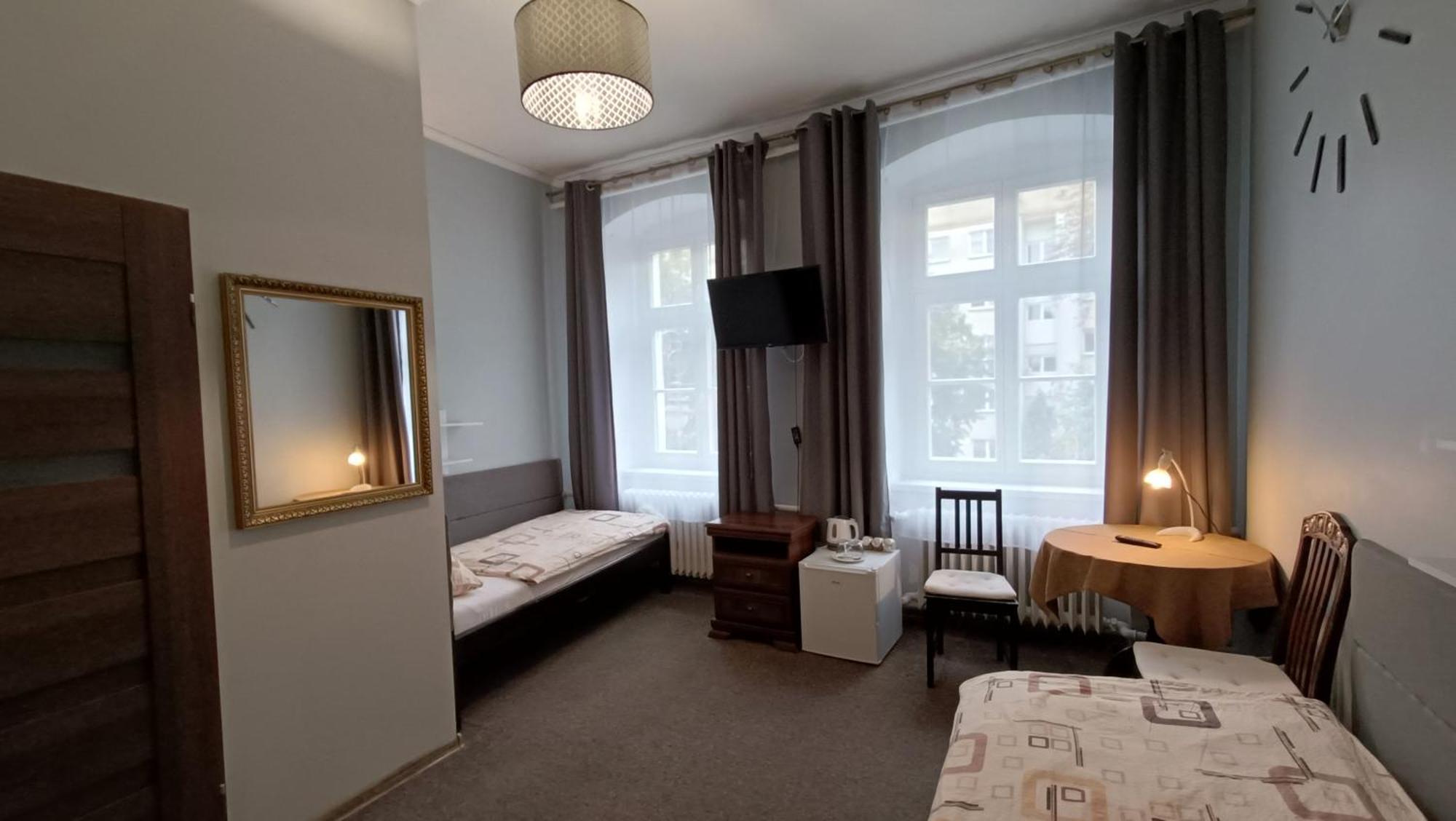 Hotel Polonia Намислув Екстер'єр фото
