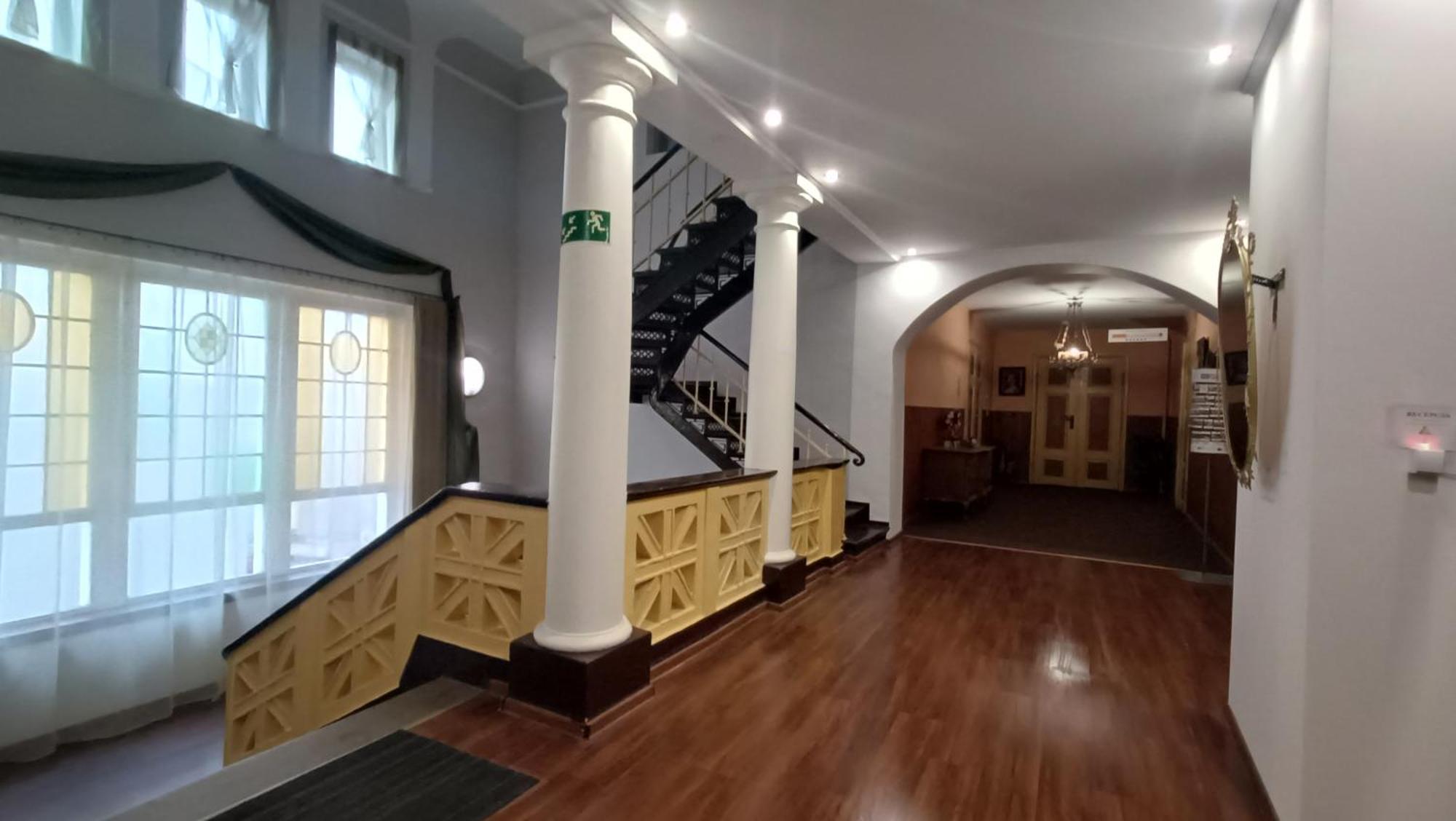 Hotel Polonia Намислув Екстер'єр фото