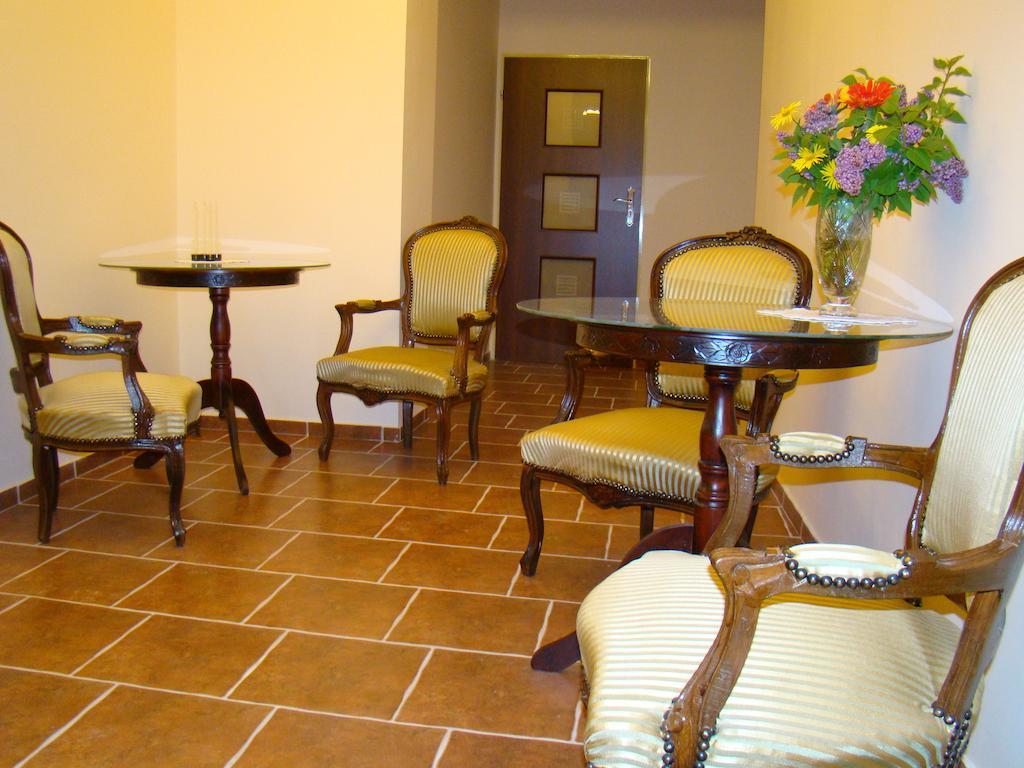 Hotel Polonia Намислув Екстер'єр фото