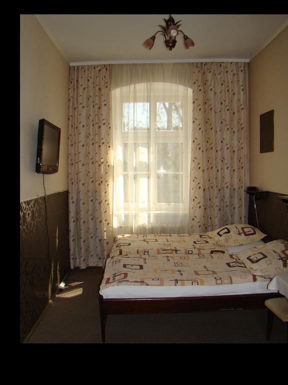 Hotel Polonia Намислув Номер фото