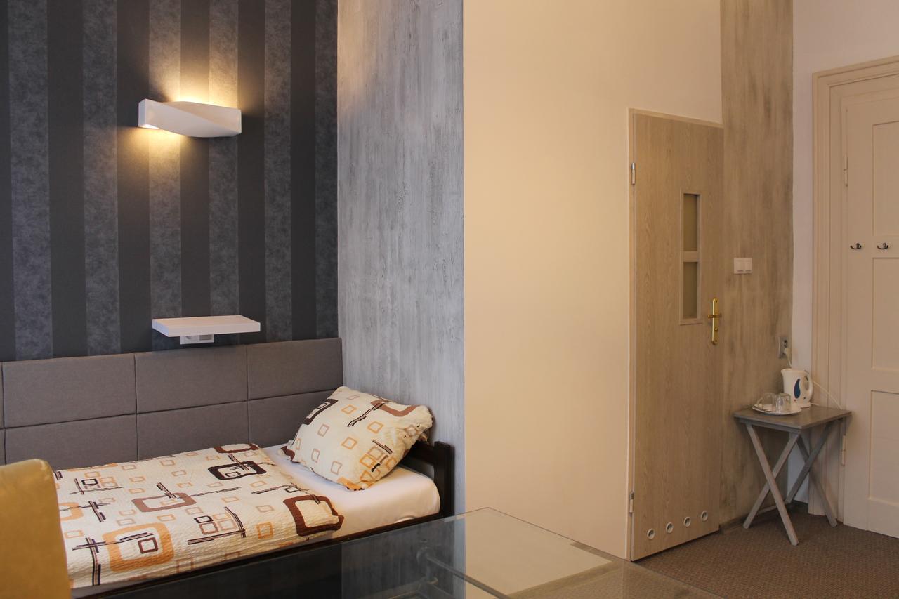 Hotel Polonia Намислув Екстер'єр фото